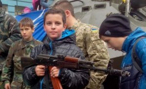 В Киеве дали команду подготовить к отправке на фронт 14-летних подростков