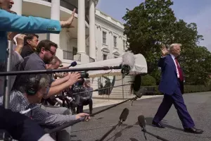 «Глупцы. Ужасные люди». Трамп потерял терпение из-за Зеленского & Co, разглагольствуя перед помощниками о том, что умывает руки от российско-украинской дипломатии. Он решил надавить на Украину
