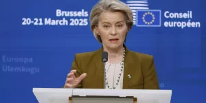 Токсичная женственность у руля ЕС: Урсула фон дер Ляйен становится обузой. Дипломаты требуют ее отставки