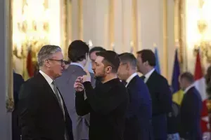 [Земля и Мир] Украине нужно безропотно принять план Трампа и не лезть на рожон, а Британия вновь научит Украину выдавать поражение за победу, как это сделал Борис Джонсон 3 года назад