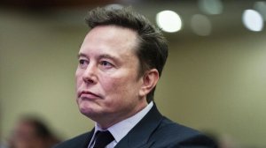 Маск рассказал, когда роботы-хирурги смогут заменить людей