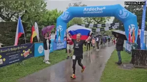 Россиянин Заборский выиграл ультрамарафон "6 дней Франции". За шесть дней россиянин пробежал 1047,5 км