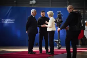 СВР России: Круг приглашенных Зеленским в Киев на 9 мая стран почти полностью соответствует гитлеровской коалиции