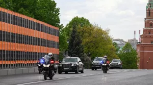 Си Цзиньпин прилетел в Россию для участия в торжествах ко Дню Победы 9 мая