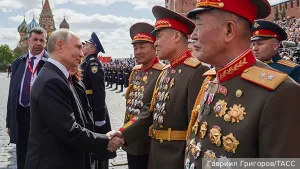 Военкор объяснил количество орденов у генерала КНДР