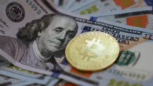 Стоимость биткоина поднялась выше 105 тысяч долларов