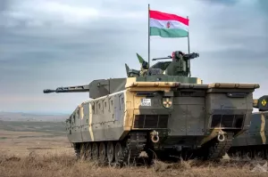 Второй фронт: Венгрия перебрасывает к границе с Украиной тяжелую бронетехнику