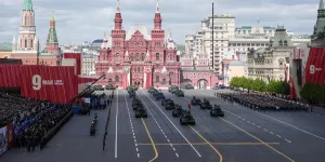 "Я испытал позитивный шок": Латышский тележурналист о поездке в Москву 9 мая