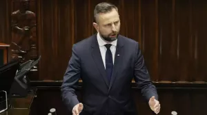 Министр обороны Польши Косиняк-Камыш впервые открыто назвал Россию врагом, вернувшись из США