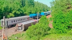 Возобновлено движение поездов на участке обрушения моста в Брянской области