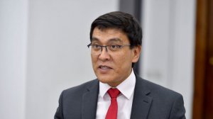 Вице-премьер КР: Владение русским языком должно стать нормой для каждого школьника