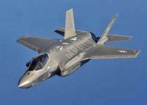 Пентагон вдвое сократил число закупаемых у Lockheed Martin F-35. Подобное решение агентство связывает с пересмотром ведомством бюджета на 2026 финансовый год