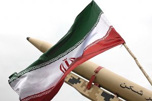 Иран в случае начала вооруженного конфликта с США атакует все американские военные базы на Ближнем Востоке. Об этом заявил министр обороны исламской республики генерал-майор Азиз Насирзаде.