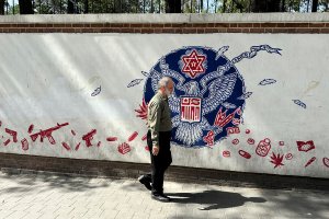 Начальник Генерального штаба ВС Ирана генерал-лейтенант Мохаммад Багери не пострадал в результате израильских ударов по территории Ирана. Об этом сообщило агентство IRNA