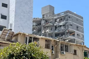 Пятеро украинцев погибли при ракетном ударе Ирана по израильскому Бат-Яму