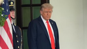 Трамп потребовал от Ирана безоговорочной капитуляции