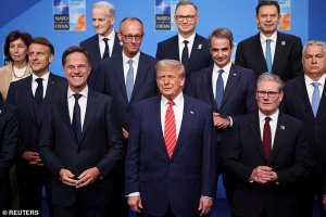 [Главная угроза] Саммит НАТО «показал, что лидеры альянса больше боятся» президента США Дональда Трампа, нежели российского лидера Владимира Путина