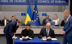 Зеленский подписал соглашение о создании «трибунала для Путина»