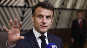 Во Франции набросились на Макрона из-за нового антирекорда страны
