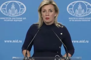 Захарова высмеяла слова рижского депутата Ланги о «стволах из каждого окна»