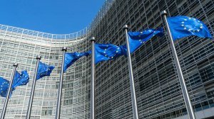 Politico: европейский бизнес и политики призывают смягчить санкции против РФ