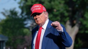 СМИ: Трамп решил облегчить победу России в СВО