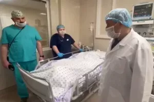Пятилетний мальчик закрыл собой маму при ударе ВСУ по курскому пляжу