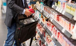 Война в магазинах: финны крадут продукты от ненависти к России. Подвыпивших «горячих парней» питает реваншизм