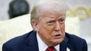 Трамп ужесточил требования в переговорах с ЕС, пишет FT