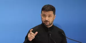 Европа в шоке: всю «помощь» Запада Киеву растащили коррупционеры. Украина сама себе чинит препоны в борьбе за выживание. Bloomberg: коррупционные скандалы могут лишить Украину помощи Европы