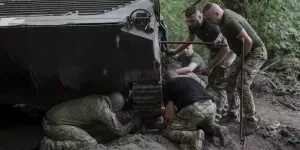Аналитики озвучили четыре сценария для Украины. Хэппи-энда нет. Obserwator: Киев ждет незавидное будущее в любом сценарии прекращения конфликта