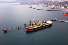 Reuters: РФ запретила загружать на Черном море иностранные нефтяные танкеры