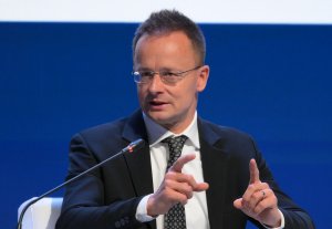 Сийярто назвал решение МУС в отношении Венгрии мелкой политической местью
