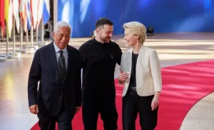 ЕК официально направила Киеву предупреждение о полной приостановке финансовой помощи – немецкие СМИ