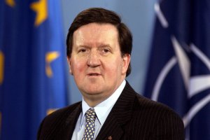 Экс-глава НАТО Робертсон назвал рост военных расходов болезненным для стран альянса