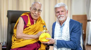 Китай прекратил все контакты с президентом Чехии