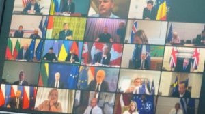 А из нашего окна площадь Красная видна: Захарова оценила фотоотчет Зеленского