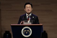 Президент Южной Кореи выразил уважение строю КНДР
