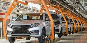 Кризис на авторынке: Россия на пороге "дилерского пузыря"