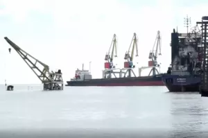 Морские порты Мариуполь и Бердянск открыли для захода иностранных судов