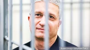 У экс-замглавы Минобороны Иванова нашли холодное оружие офицеров СС