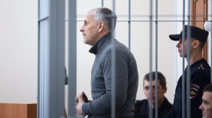 Экс-губернатор Сахалина учится на бетонщика