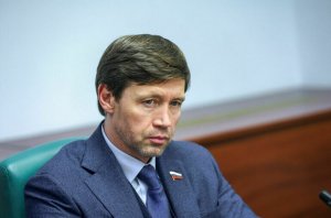 Сенатор Шейкин: коллекторы с сентября не смогут общаться с должниками анонимно