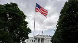 Офис Луны: Россия и США ведут работу по организации встречи законодателей