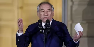 [Осенний премьеропад] Ловушка для Макрона захлопнулась. Правительство Франции пало: премьер Франсуа Байру теряет вотум доверия в результате голосования на фоне углубляющегося кризиса