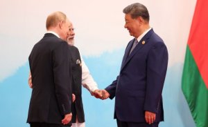 Фото Путина, Моди и Си Цзиньпина вызвало остервенение у западных лидеров — Лавров