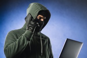 Мошенник звонил абоненту из Дагестана более 17,6 тыс. раз