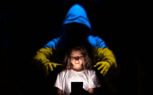 В Киеве предлагают Западу шантажировать российских чиновников судьбой их детей