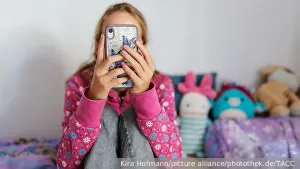 Европа введет комендантский час против «мягкой силы» Китая