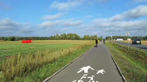 Сикорский признал прилет дронов в Польшу с Украины